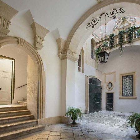 Porta Del Duomo Luxury By Barbarhouse Apartment Lecce Bagian luar foto