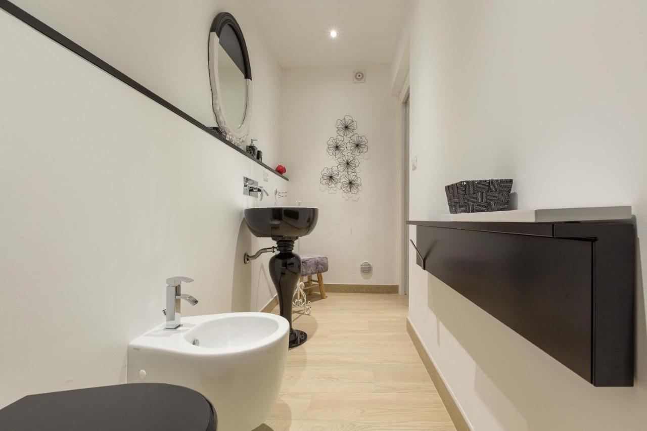 Porta Del Duomo Luxury By Barbarhouse Apartment Lecce Bagian luar foto