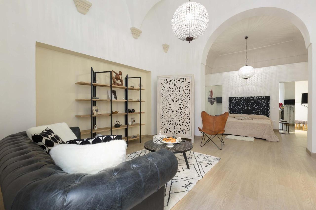 Porta Del Duomo Luxury By Barbarhouse Apartment Lecce Bagian luar foto