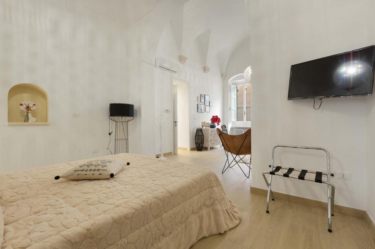 Porta Del Duomo Luxury By Barbarhouse Apartment Lecce Bagian luar foto