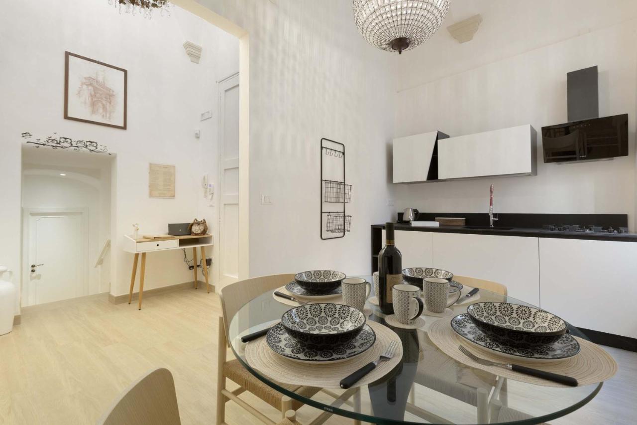 Porta Del Duomo Luxury By Barbarhouse Apartment Lecce Bagian luar foto