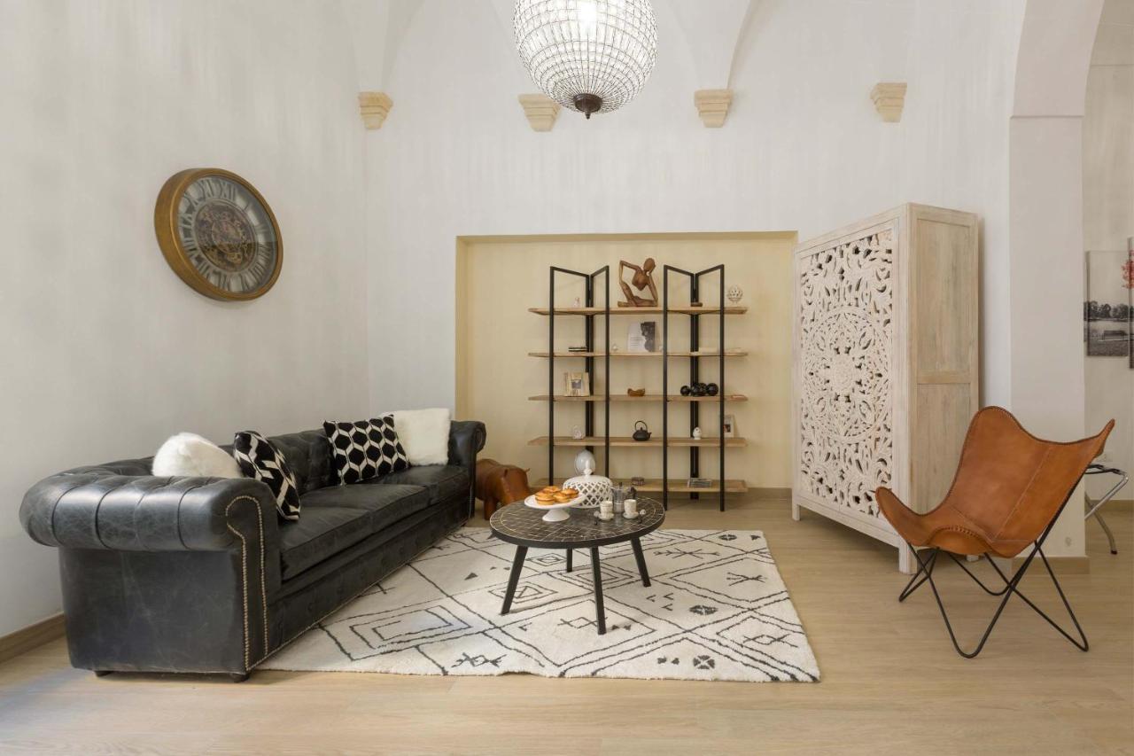 Porta Del Duomo Luxury By Barbarhouse Apartment Lecce Bagian luar foto